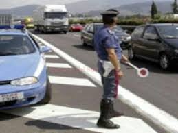 auto sotto tir roma